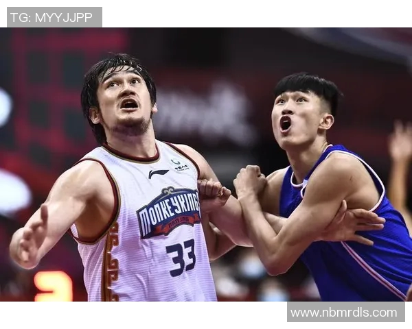 南京同曦迎战时代广州全力争胜展现篮球激情与团队精神